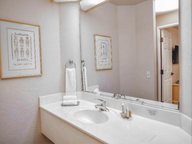 Hilton Vacation Club Varsity Club Tucson image