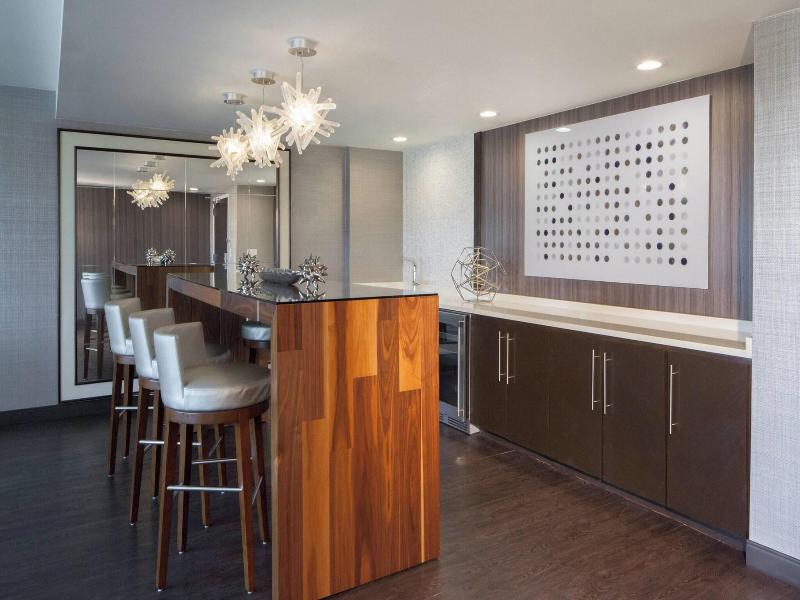 Dallas Marriott Suites Medical/Market Center image