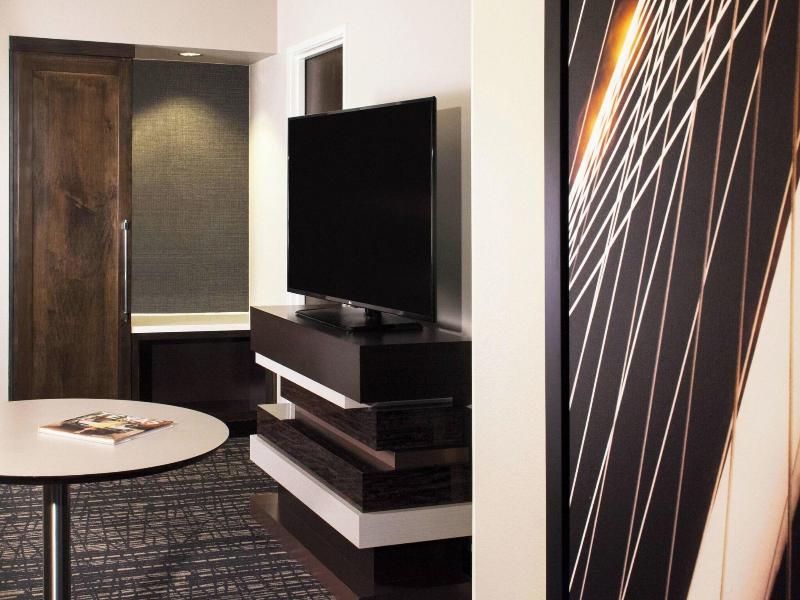 Dallas Marriott Suites Medical/Market Center image