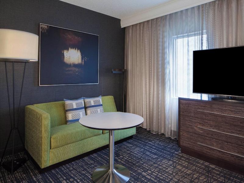 Dallas Marriott Suites Medical/Market Center image