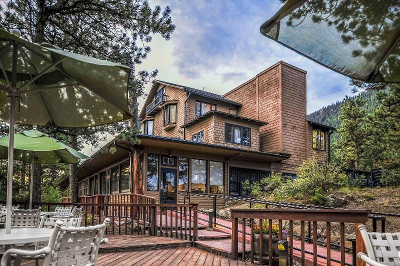 The Historic Crags Lodge image