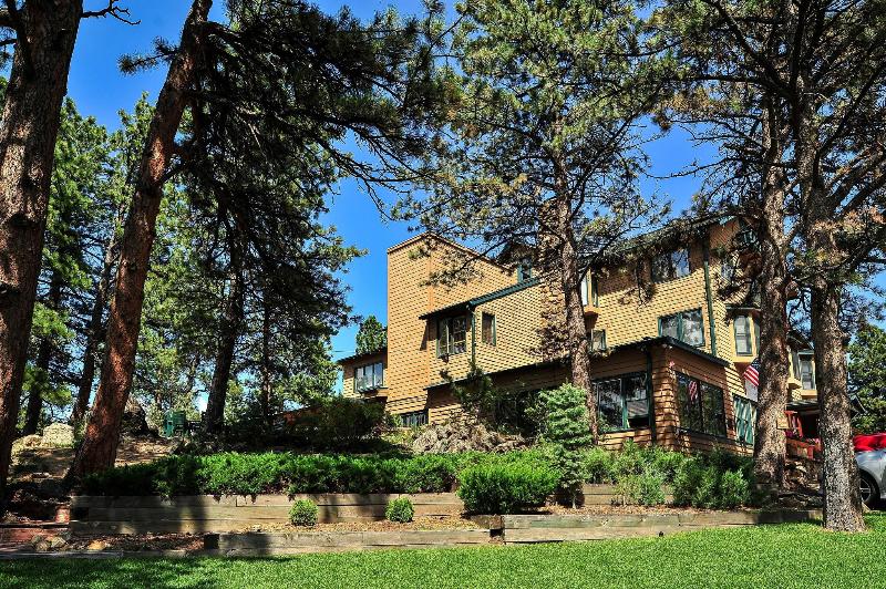 The Historic Crags Lodge image