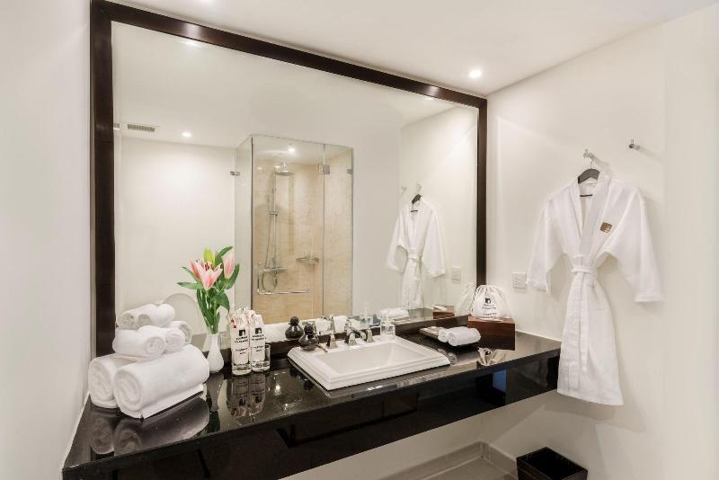 Boutique Hoi An Resort image