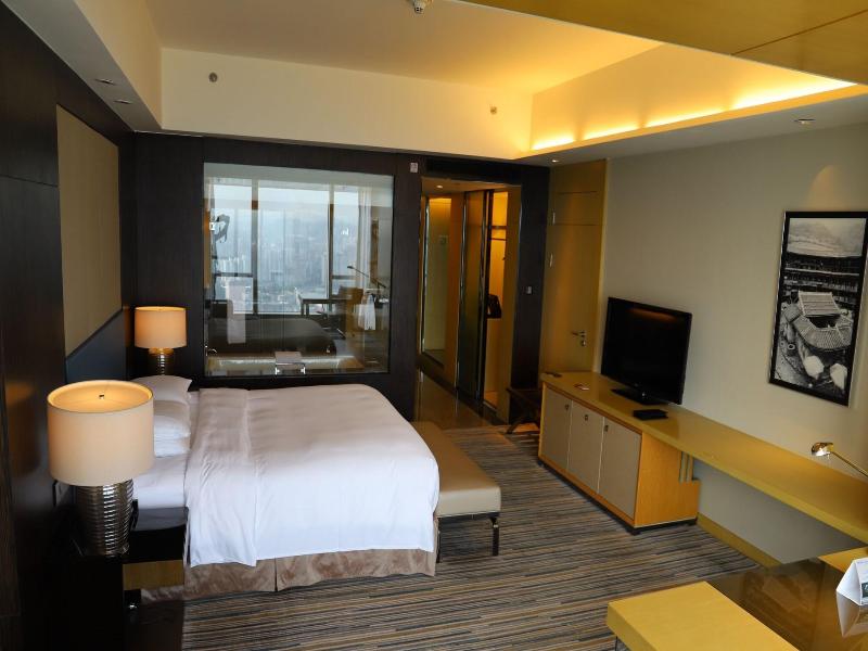 Premier Room, 1 King Bed, City View