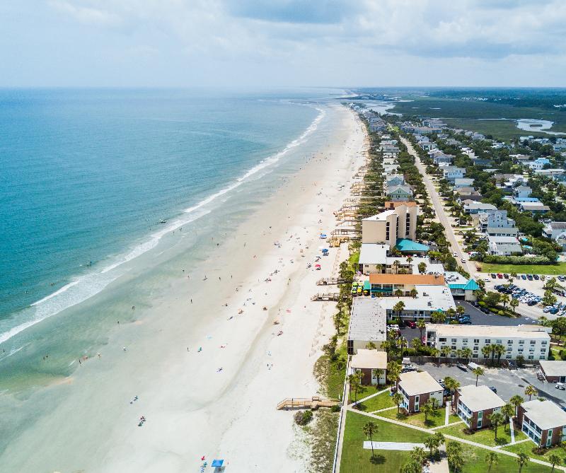 The Oceanfront Litchfield Inn