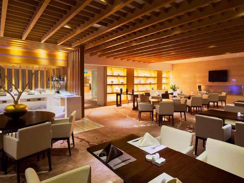 Radisson Hotel Tianjin Aqua City image