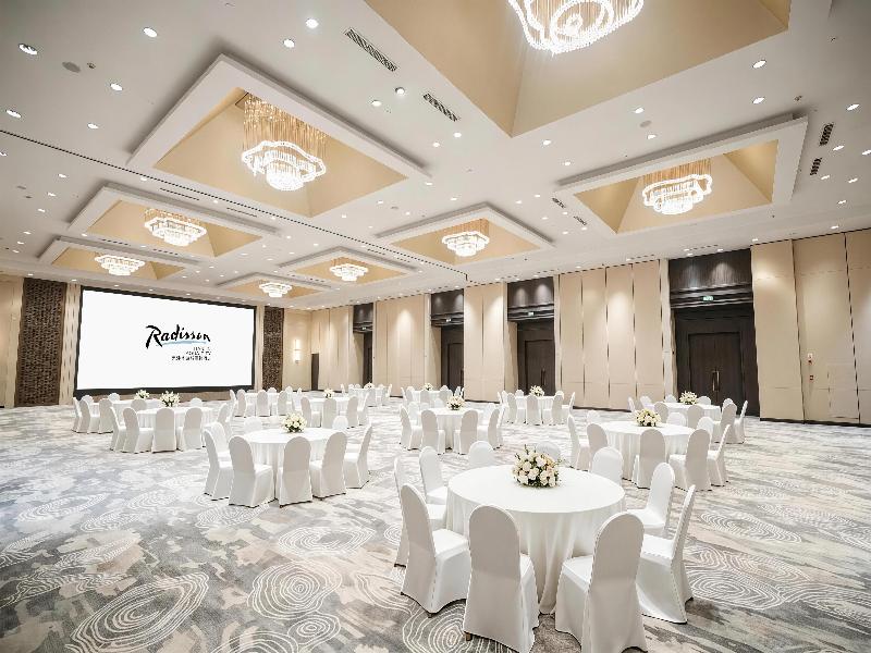Radisson Hotel Tianjin Aqua City image