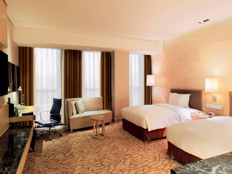 Radisson Hotel Tianjin Aqua City image
