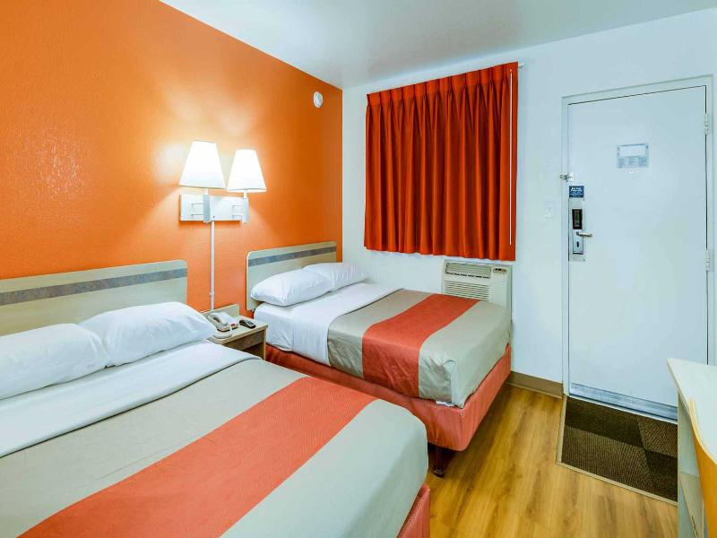 Motel 6 Schiller Park, Il - Chicago O'Hare GA image
