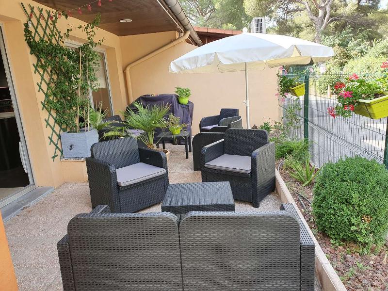 Campanile NATURE - Martigues image