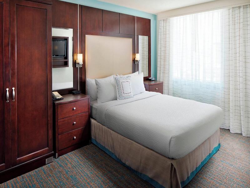 Residence Inn San Diego Downtown/Gaslamp Quarter image
