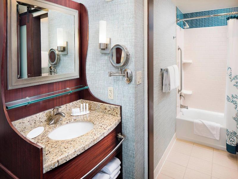 Residence Inn San Diego Downtown/Gaslamp Quarter image