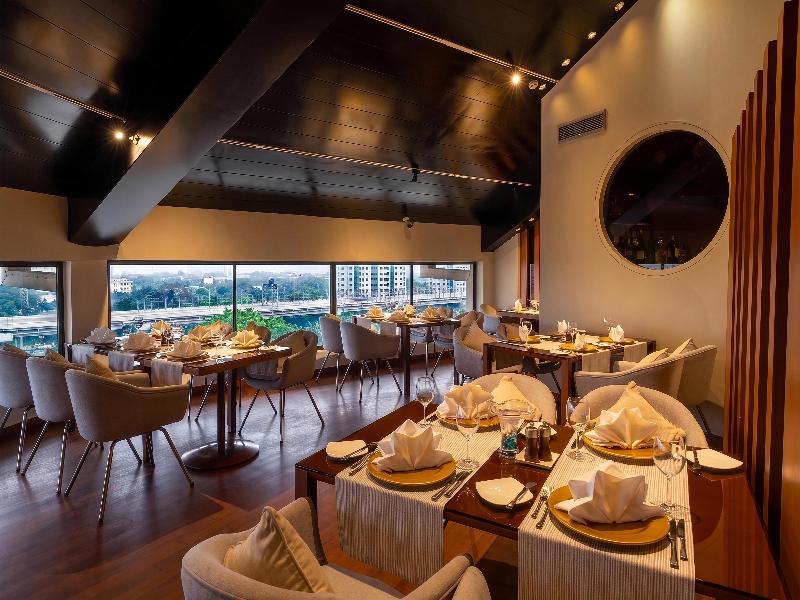 Radisson BLU Dhaka Water Garden image