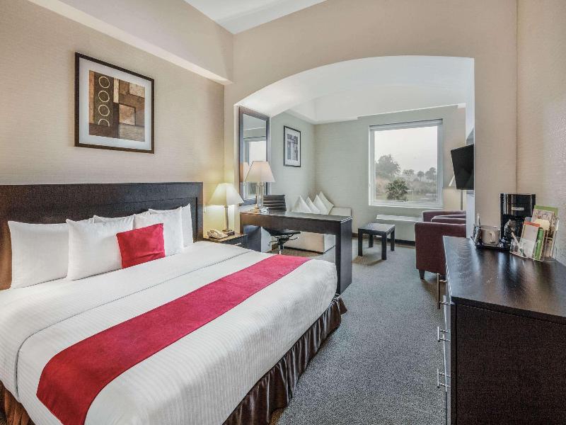 La Quinta By Wyndham Poza Rica image