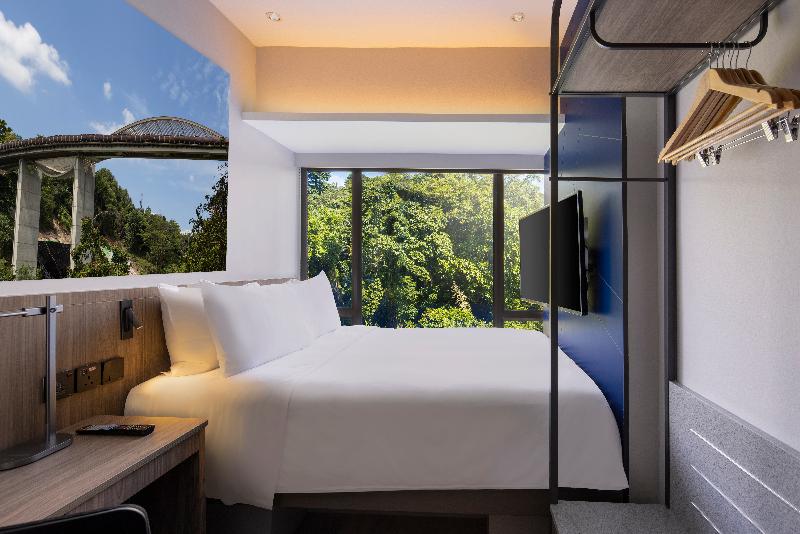 Travelodge Harbourfront image
