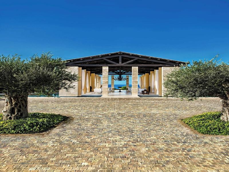 The Romanos, A Luxury Collection Resort image