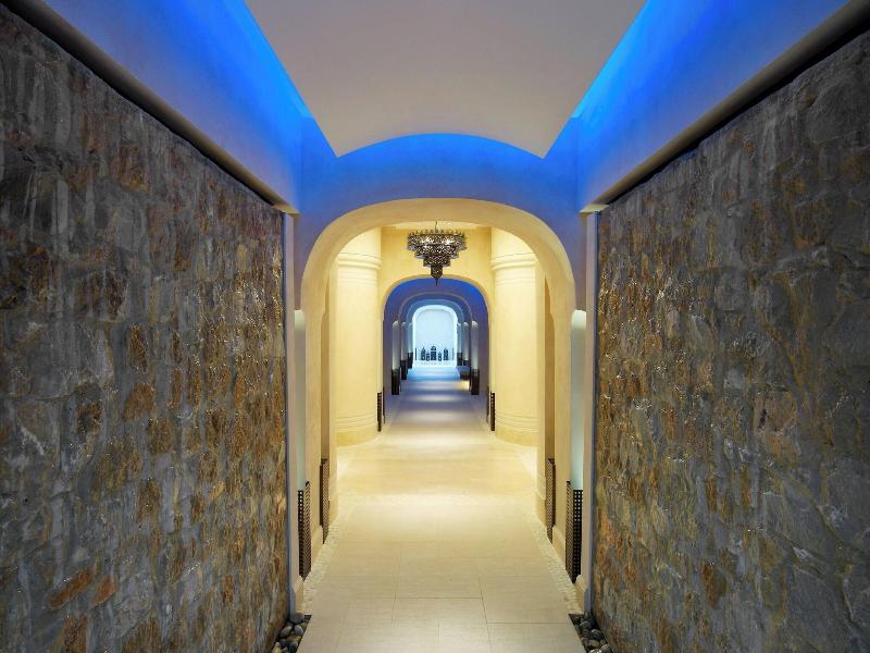 The Romanos, A Luxury Collection Resort image