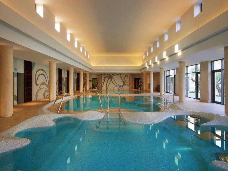 The Romanos, A Luxury Collection Resort image
