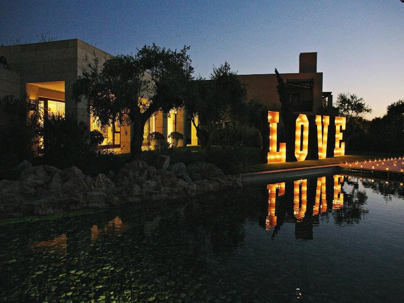 The Romanos, A Luxury Collection Resort image