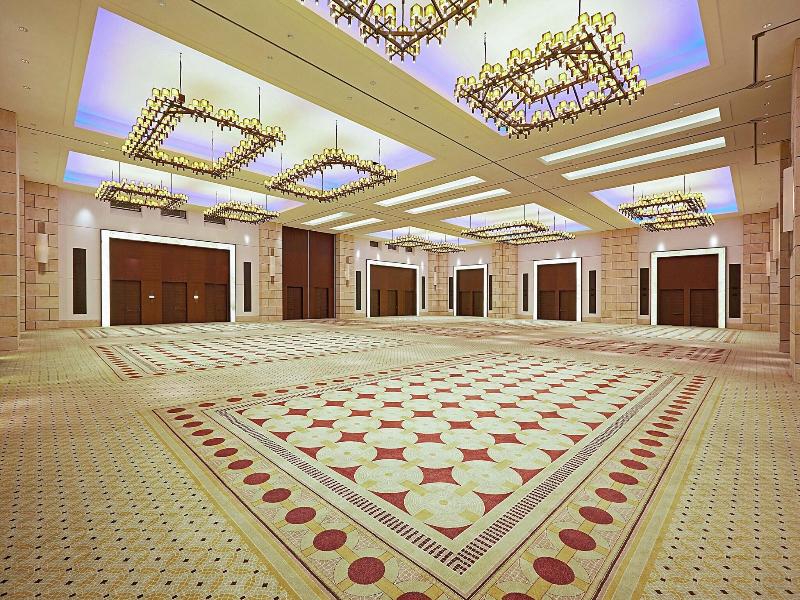 The Romanos, A Luxury Collection Resort image