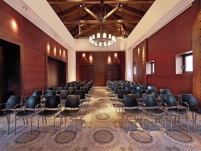 The Romanos, A Luxury Collection Resort image