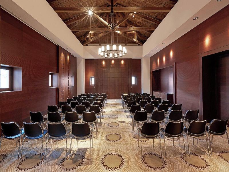 The Romanos, A Luxury Collection Resort image