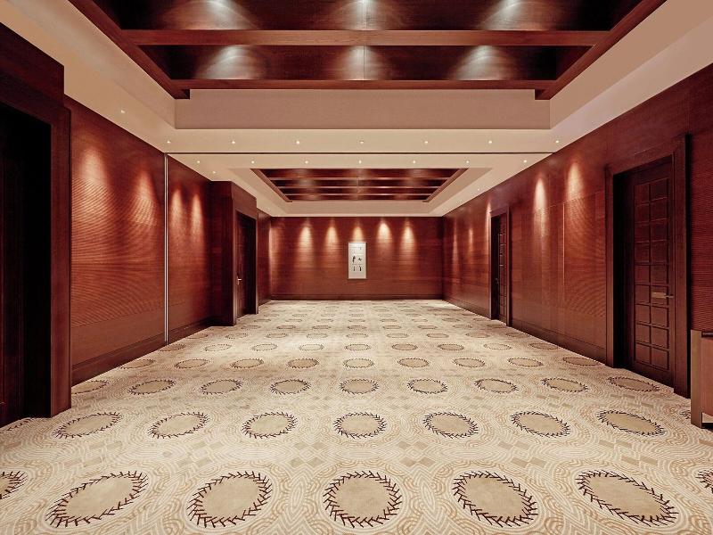 The Romanos, A Luxury Collection Resort image