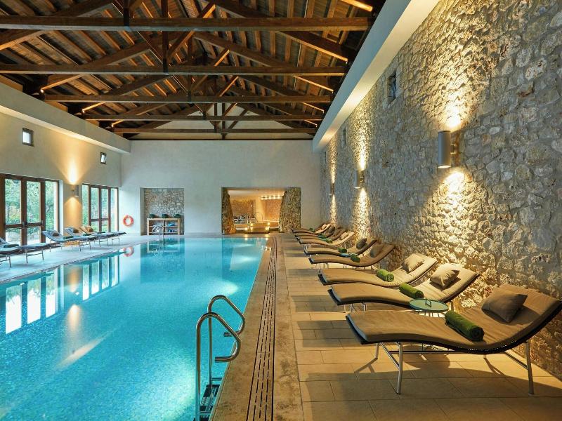 The Romanos, A Luxury Collection Resort image