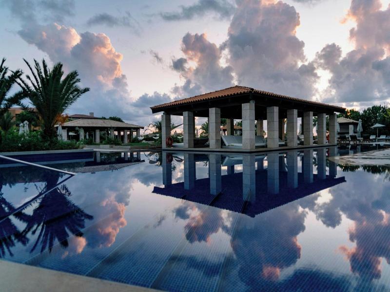The Romanos, A Luxury Collection Resort image