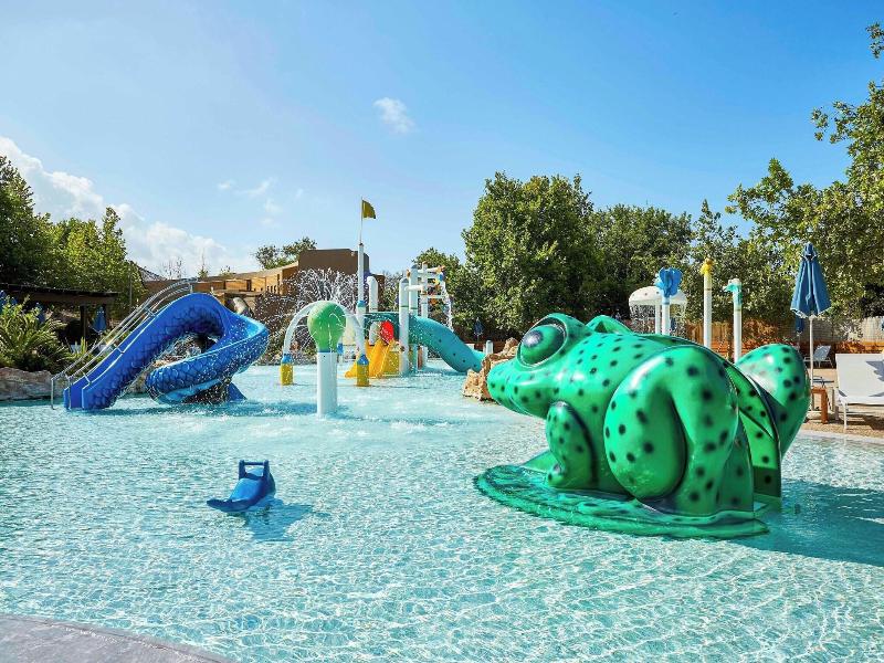 The Romanos, A Luxury Collection Resort image