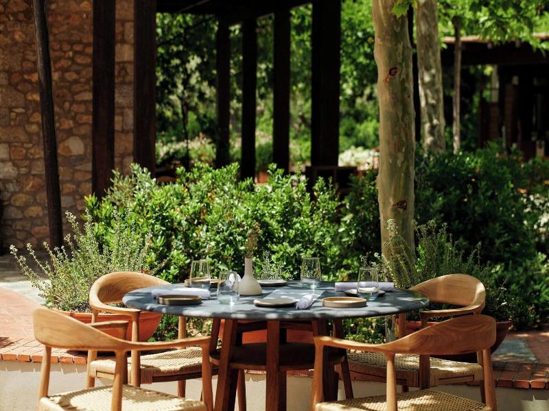 The Romanos, A Luxury Collection Resort image