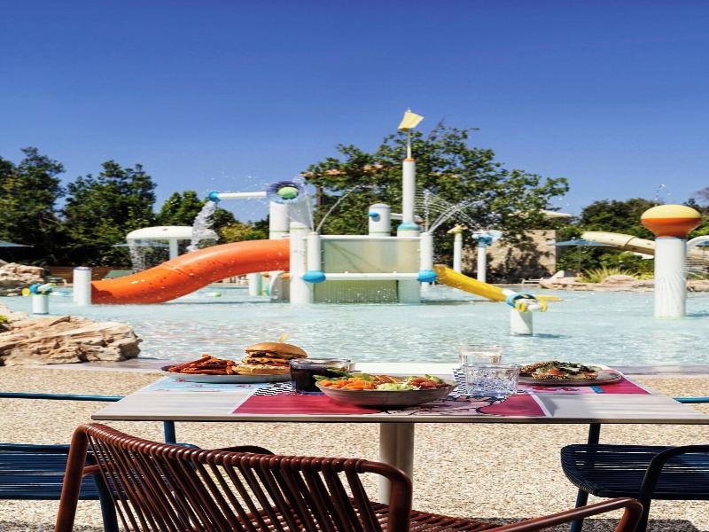 The Romanos, A Luxury Collection Resort image