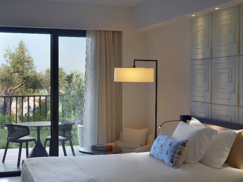 The Romanos, A Luxury Collection Resort image