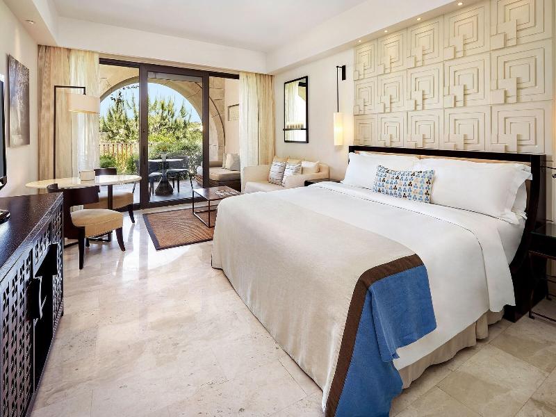 The Romanos, A Luxury Collection Resort image
