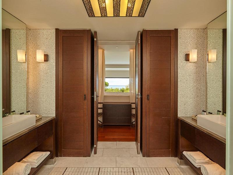 The Romanos, A Luxury Collection Resort image