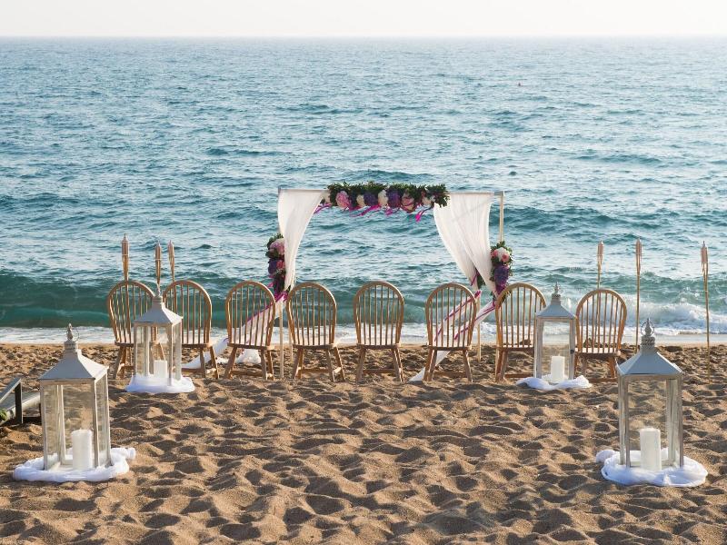 The Romanos, A Luxury Collection Resort image