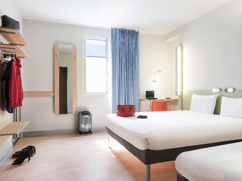 Ibis Budget Bobigny Pantin image