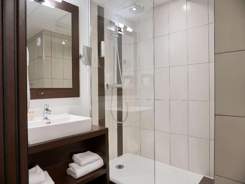 Golden Tulip Roissy Saint Witz image