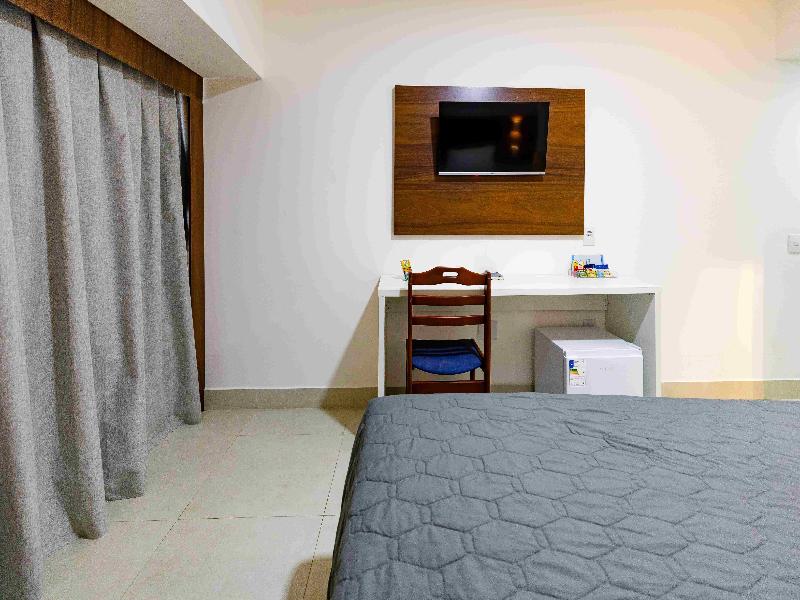EL Aram Beach e Convention image