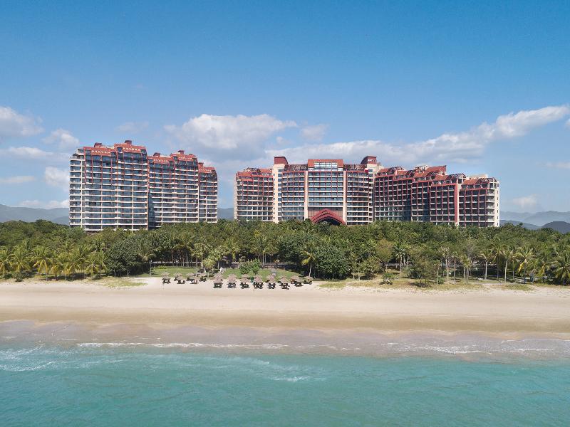 Pullman Oceanview Sanya Bay Resort & Spa image