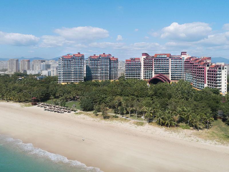 Pullman Oceanview Sanya Bay Resort & Spa image