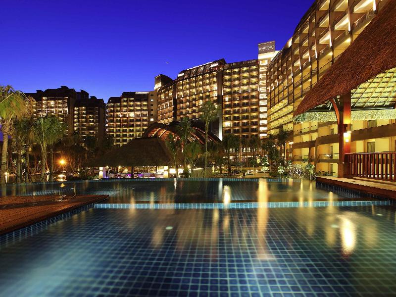 Pullman Oceanview Sanya Bay Resort & Spa image