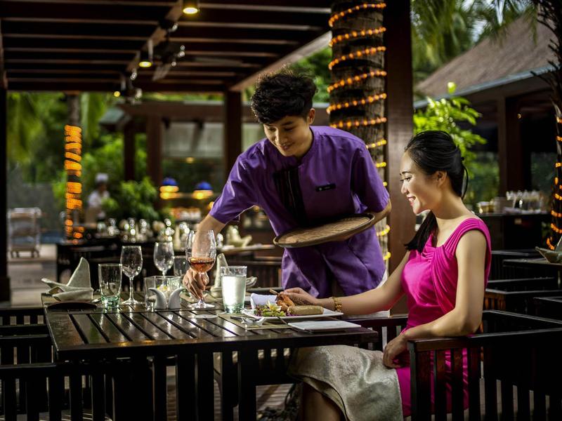 Pullman Oceanview Sanya Bay Resort & Spa image