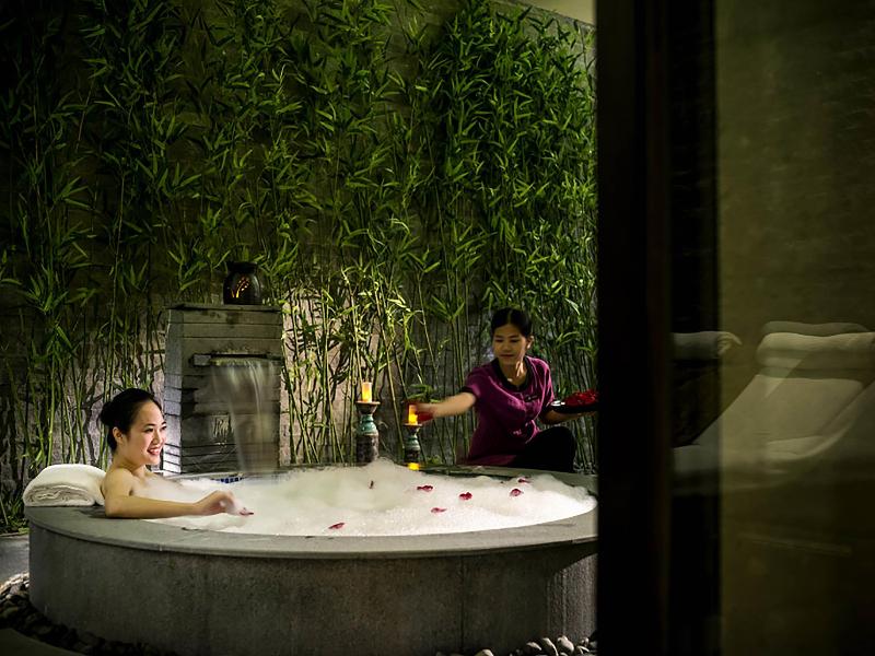 Pullman Oceanview Sanya Bay Resort & Spa image