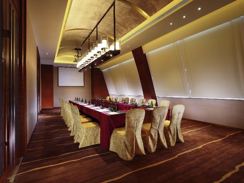 Pullman Oceanview Sanya Bay Resort & Spa image