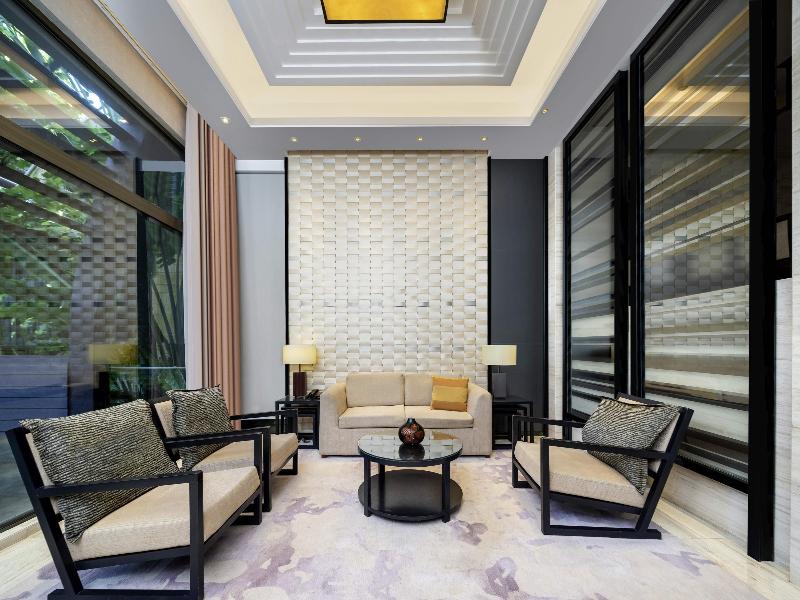 Pullman Oceanview Sanya Bay Resort & Spa image