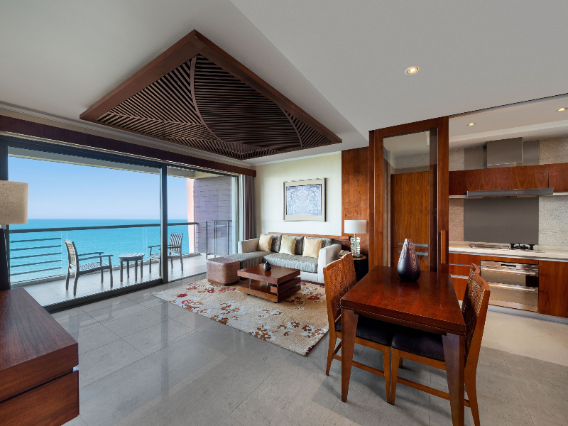 Pullman Oceanview Sanya Bay Resort & Spa image