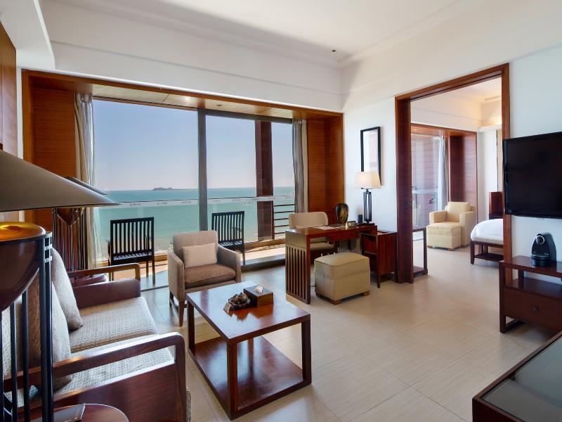 Pullman Oceanview Sanya Bay Resort & Spa image
