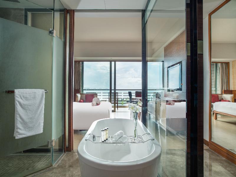 Pullman Oceanview Sanya Bay Resort & Spa image