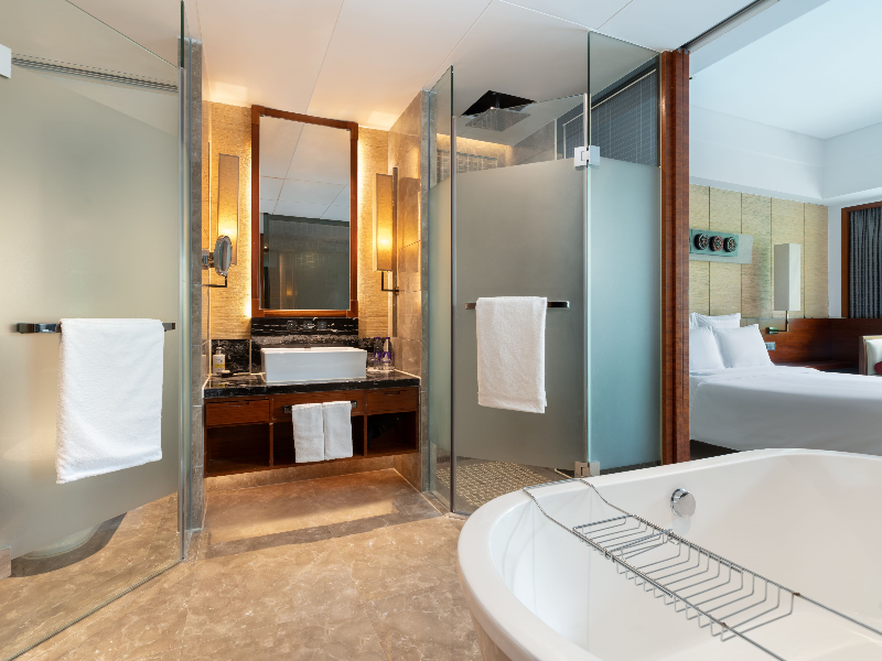 Pullman Oceanview Sanya Bay Resort & Spa image